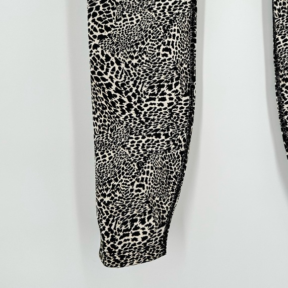 Nike One Dri-Fit Tight Fit MidRise Leopard Print 7/8 Leggings Women’s Size Small - Picture 6 of 10